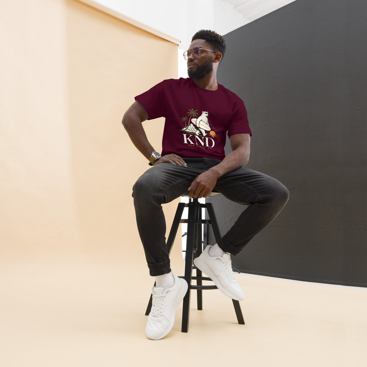KND Bear Surf unisex cotton graphic t-shirt in burgundy