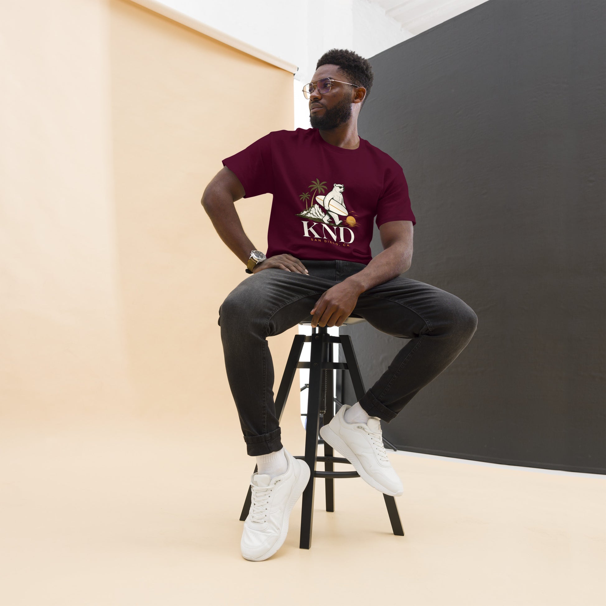 KND Bear Surf unisex cotton graphic t-shirt in burgundy